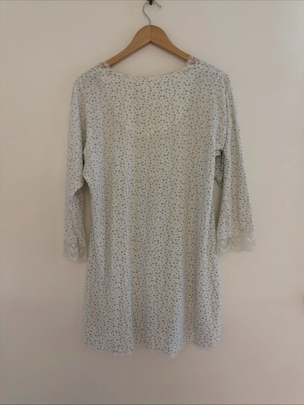 Eileen West Long Sleeve Lace Trimmed Cotton Short Nightgown Blue Floral Print